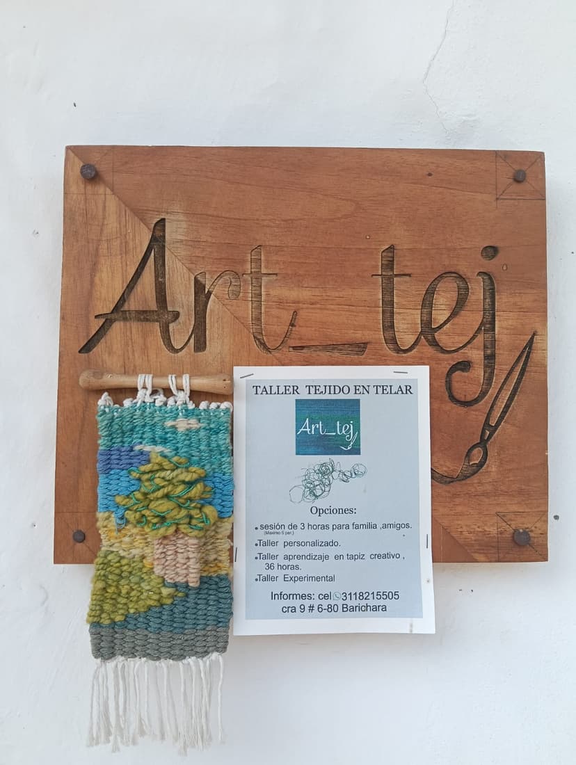 Aviso del taller ART_TEJ con información sobre horarios y talleres