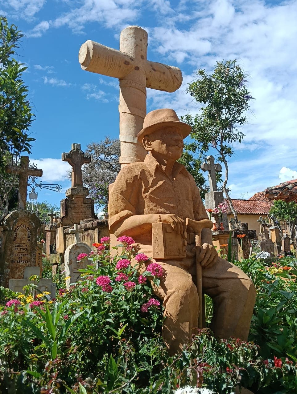 Escultura de don Toño
