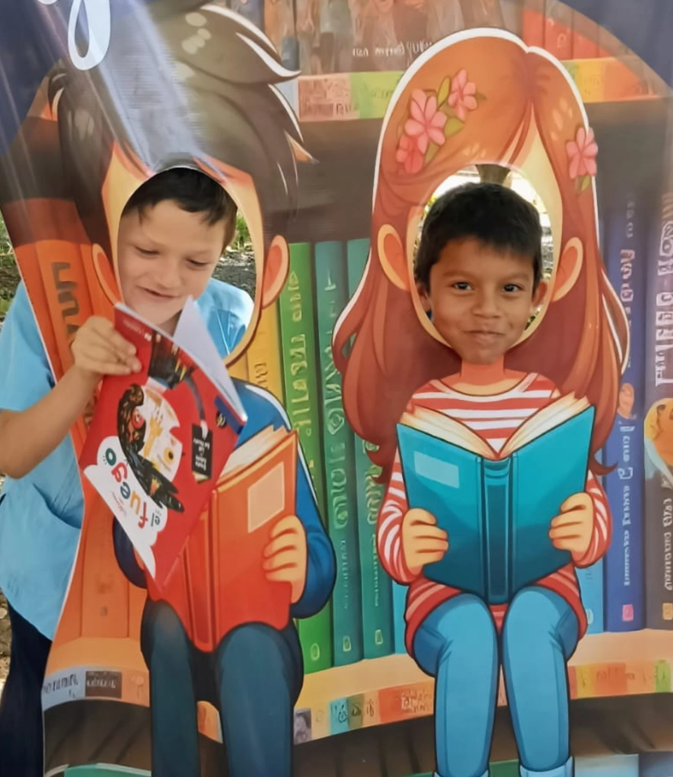 Niños participando