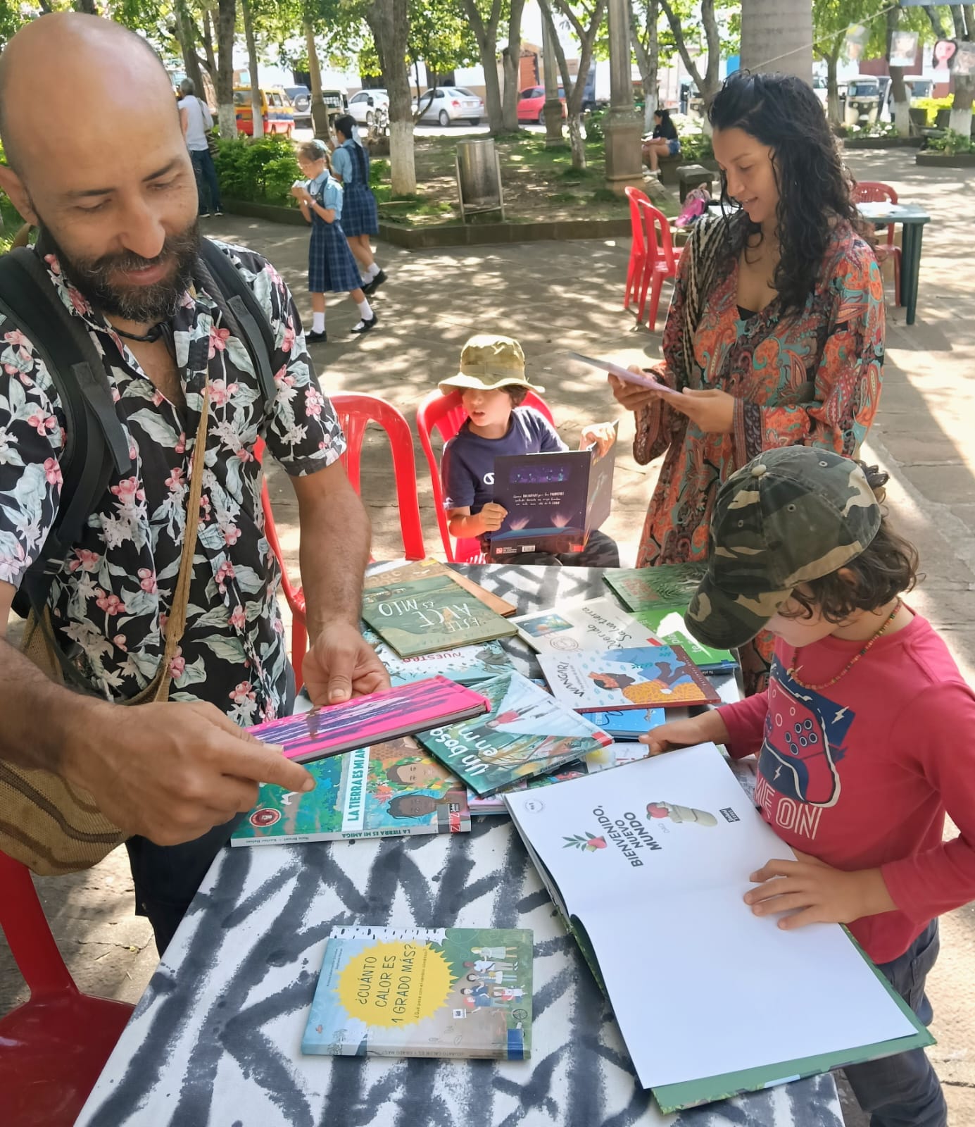 Niños con pendones